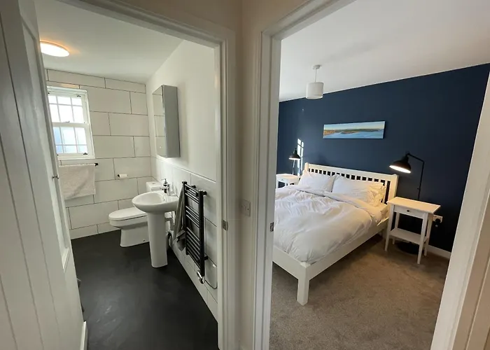 Light-filled Eco-home With Patio 布里斯托