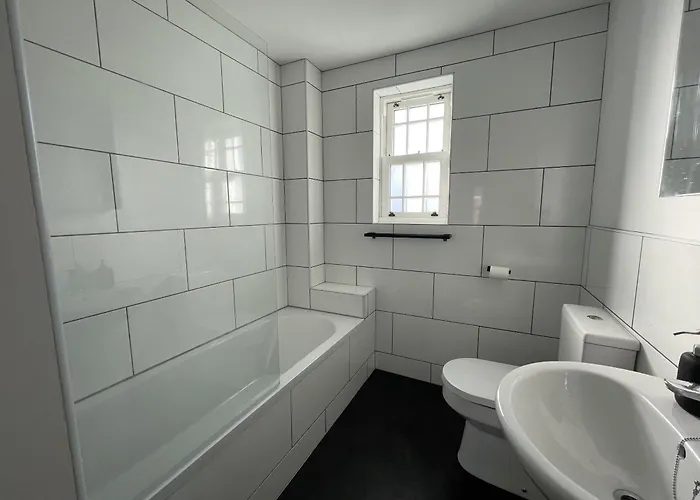 度假居 Light-filled Eco-home With Patio *