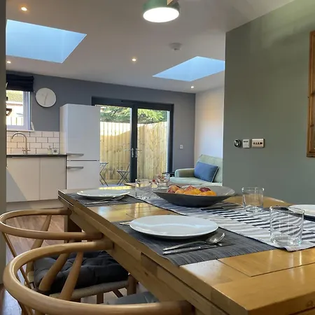 Σπίτι διακοπών Light-filled Eco-home With Patio