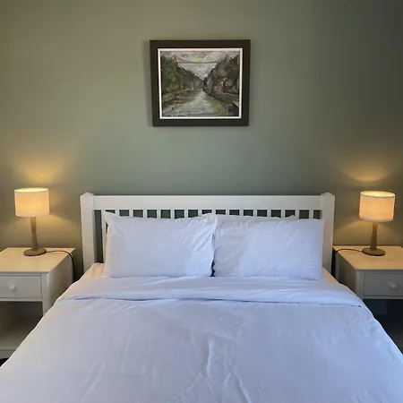 度假居 Light-filled Eco-home With Patio 布里斯托