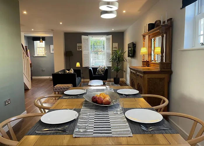 Holiday home Light-filled Eco-home With Patio *