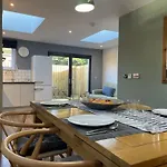 Holiday home Light-filled Eco-home With Patio