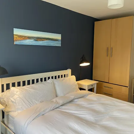 Ferienhaus Light-filled Eco-home With Patio