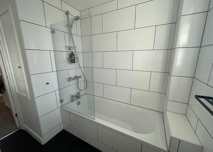 Light-filled Eco-home With Patio Holiday home *