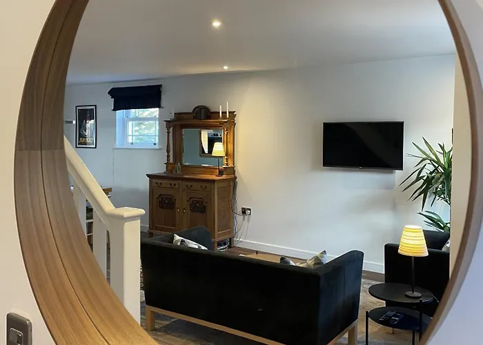 Light-filled Eco-home With Patio Holiday home *